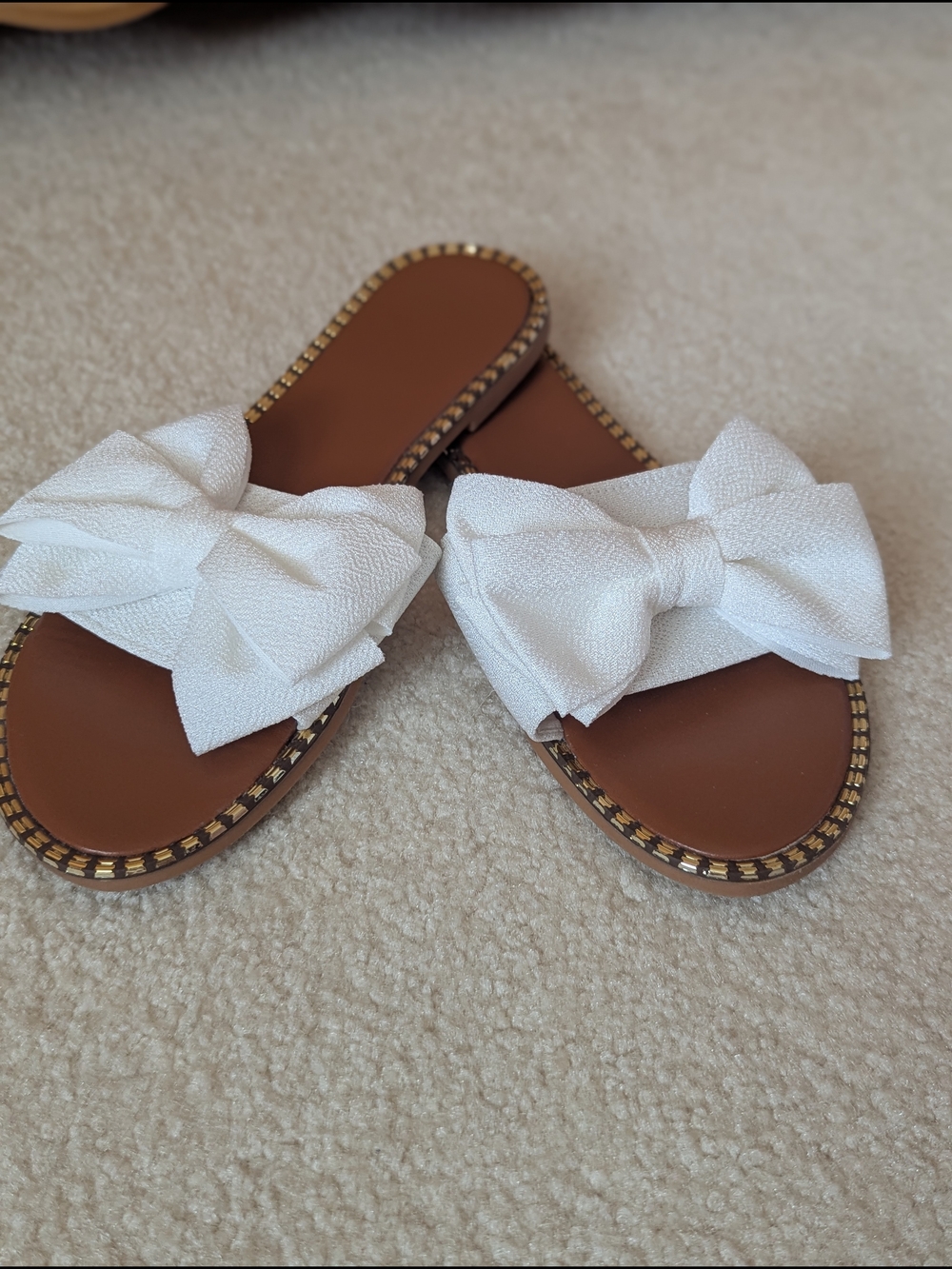 Women’s White Bow Slide Sandals
